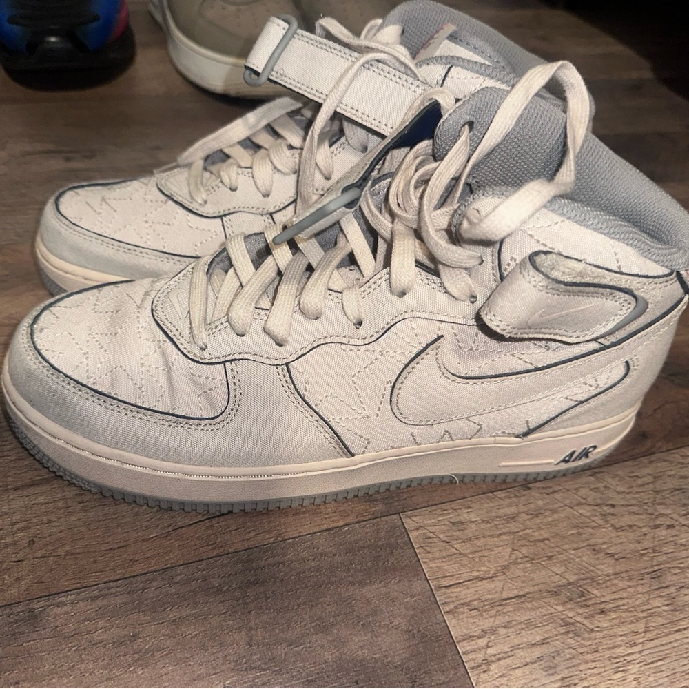 Men’s high top G-Nikes 9.5